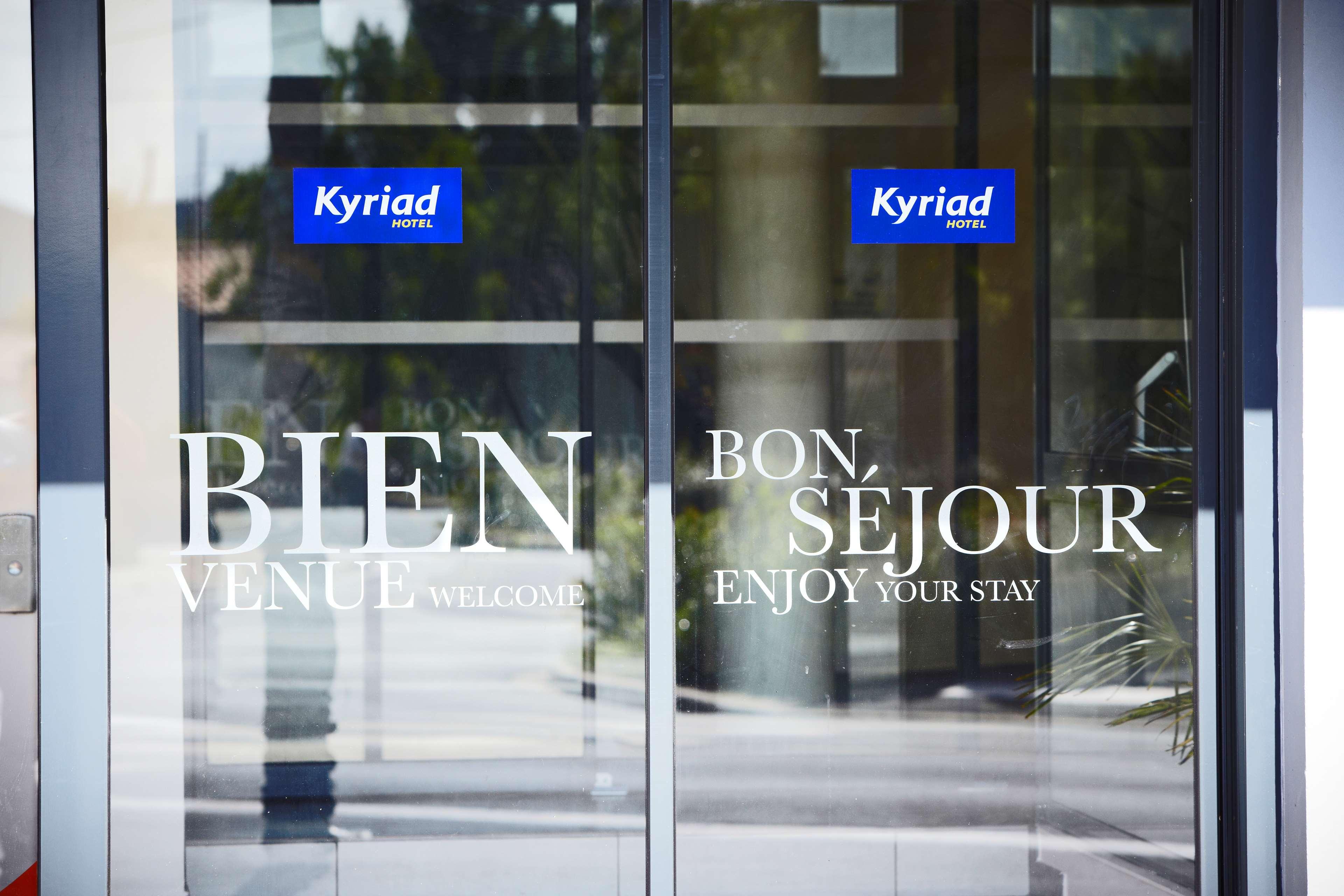 Kyriad Lyon Est - Saint Quentin Fallavier Exterior foto